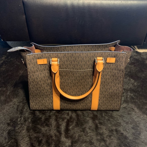 Michael Kors Handbag - Picture 6 of 9